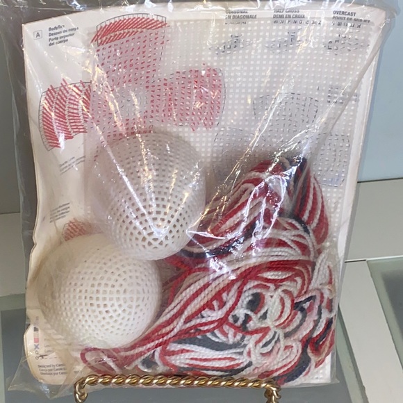 Vintage 3-D Santa Quick Count Plastic Canvas Needlepoint Kit 9”x3.5”-NWT - Picture 2 of 3